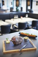 CLUB PLATTE/ SERVIERPLATTE SCHMAL in gusseisener Optik