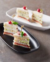 CLUB PLATTE/ SERVIERPLATTE RECHTECKIG in gusseisener Optik