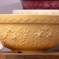 Rührschüssel aus Steingut in the Meadow,...