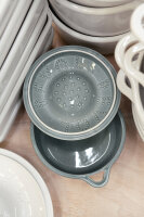 RUNDE INDUKTIONSKASSEROLLE 22 CM MIT PORZELLANDECKEL Wolkengrau